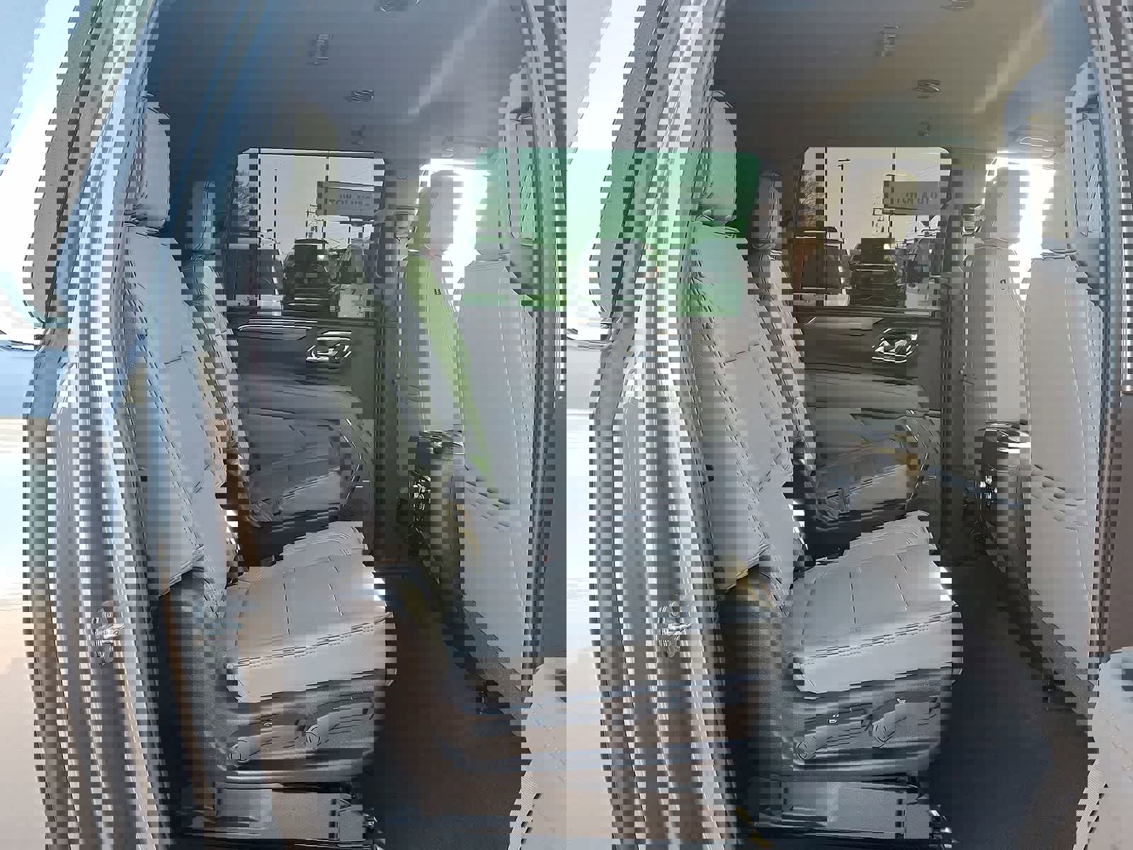 Used 2022 GMC Yukon XL SLT w/ SLT Luxury Package image 33