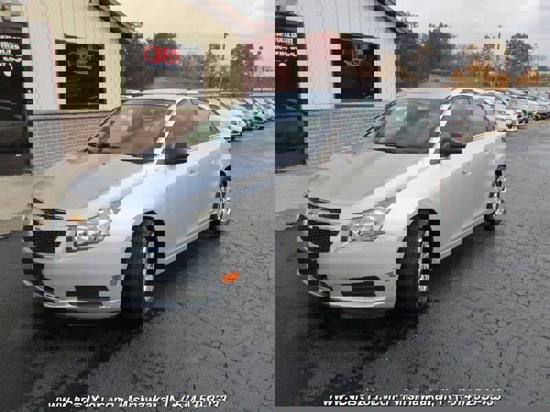 Used 2012 Chevrolet Cruze LS w/ Connectivity Package image 3