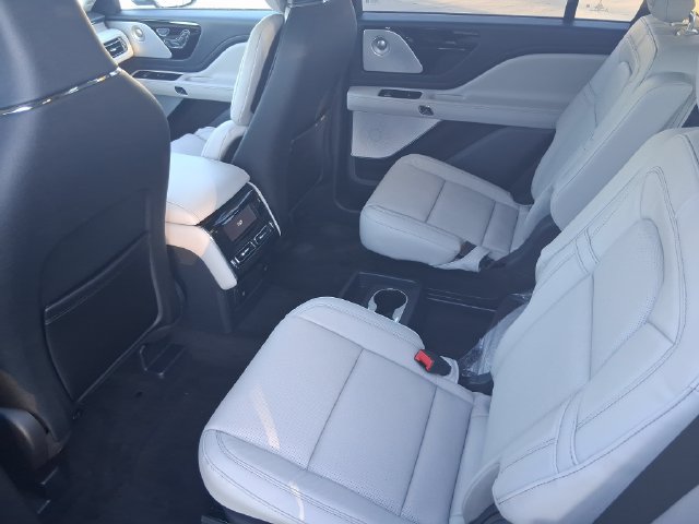 New 2027 Lincoln Aviator Reserve AWD/4WD image 19