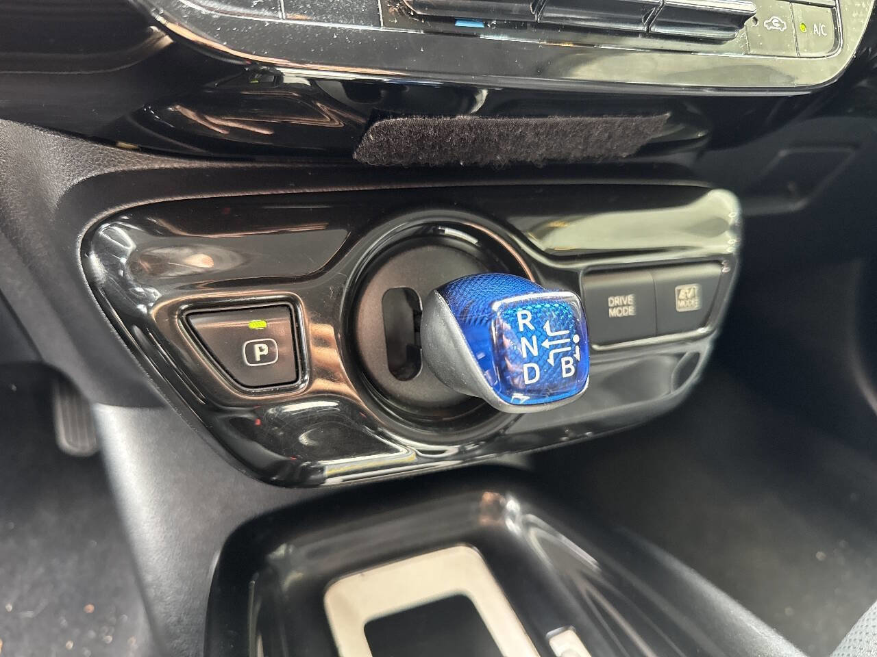 Used 2016 Toyota Prius Three w/ Advanced Technology Package image 30