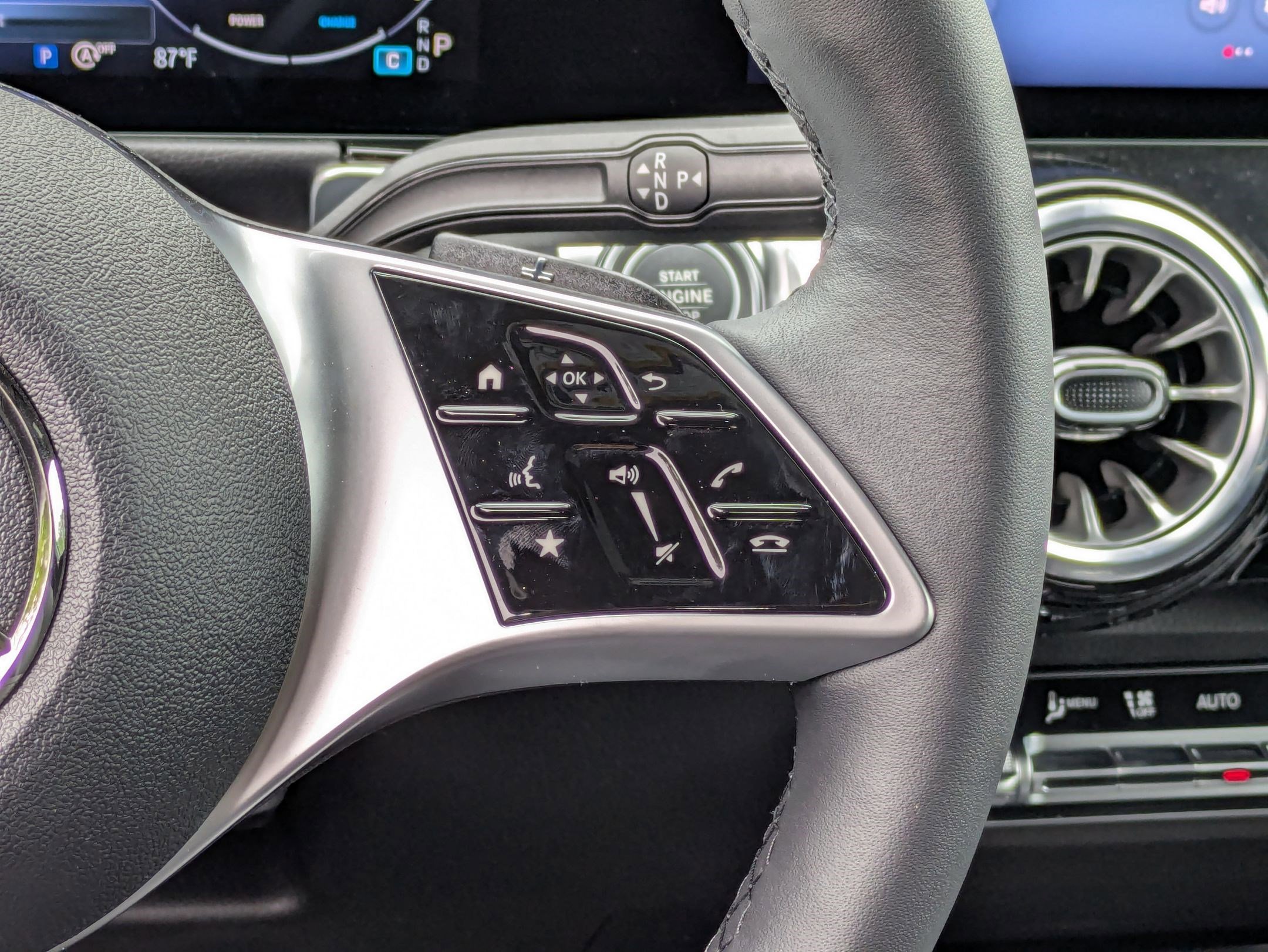 New 2025 Mercedes-Benz GLB 250 image 21