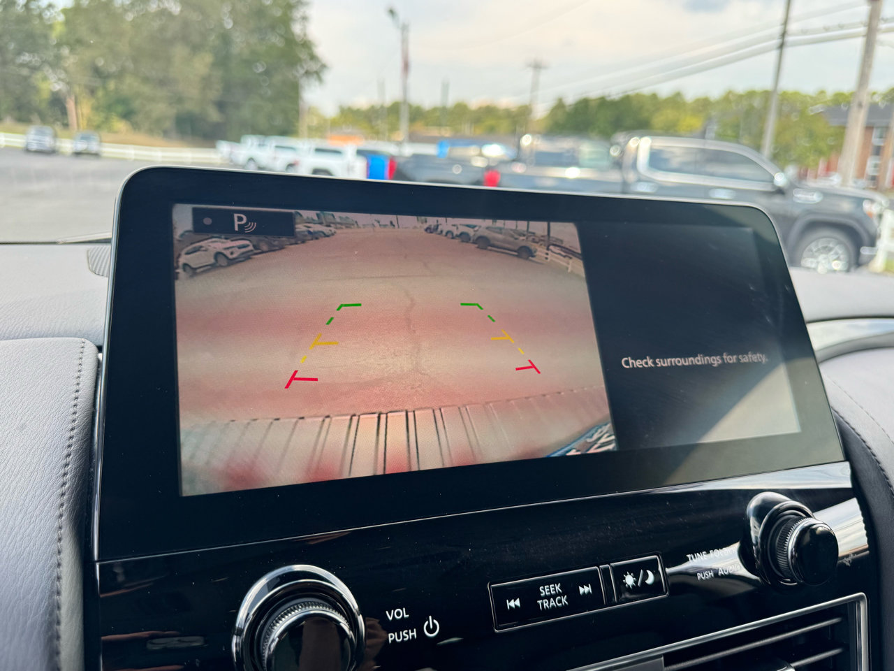 Used 2023 Nissan Armada SV image 24