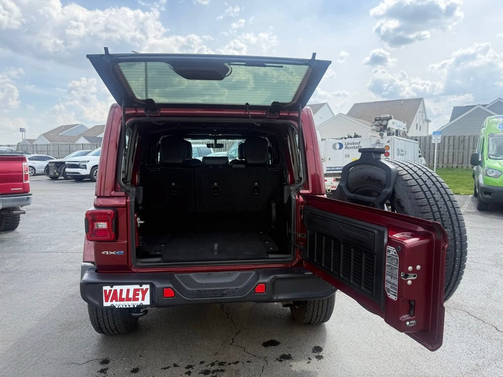 Used 2021 Jeep Wrangler Unlimited Sahara w/ Cold Weather Group AWD/4WD image 51