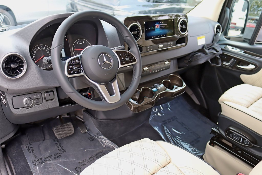 Used 2024 Mercedes-Benz Sprinter 3500 image 13