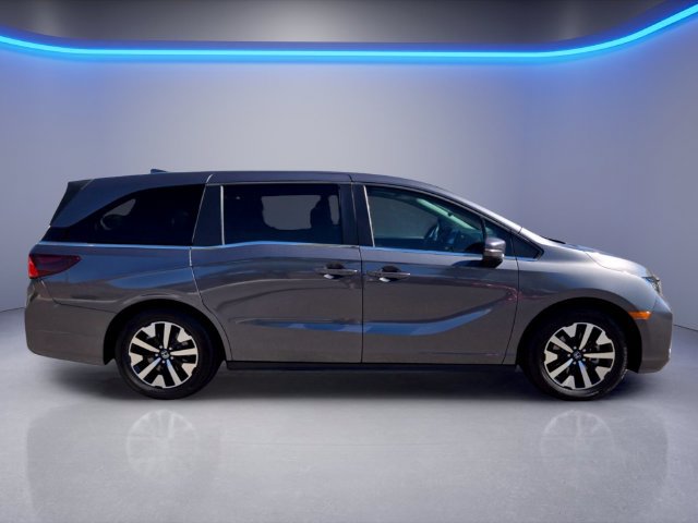 Certified 2025 Honda Odyssey EX-L image 3