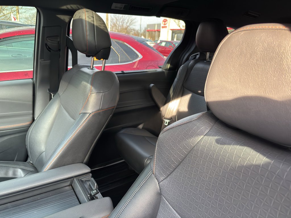 Used 2021 Toyota Sienna XSE image 7