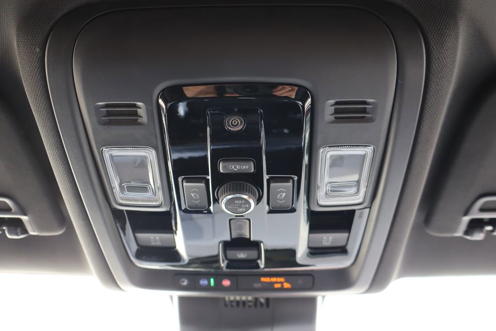 New 2026 Chevrolet Suburban RST AWD/4WD image 21