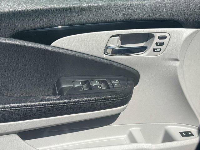 Used 2017 Honda Pilot Touring image 13