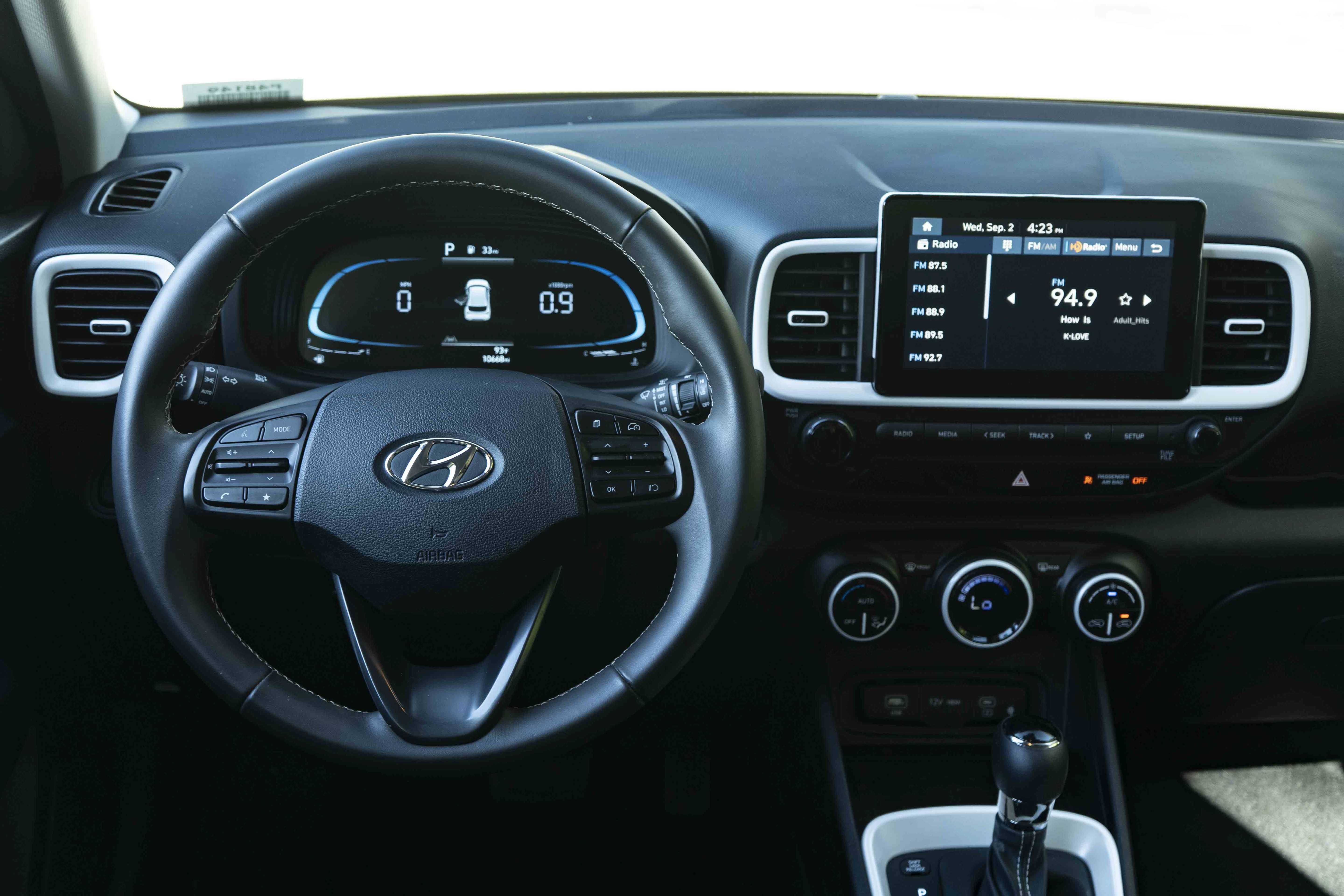 Used 2026 Hyundai Venue SEL FWD image 19