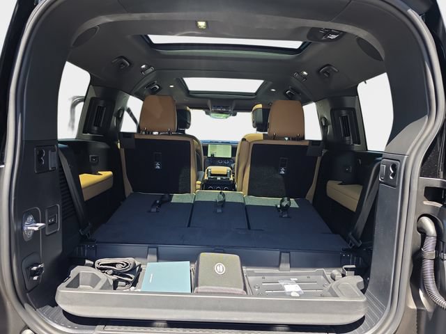 New 2026 Land Rover Defender 130 X-Dynamic SE AWD/4WD image 10