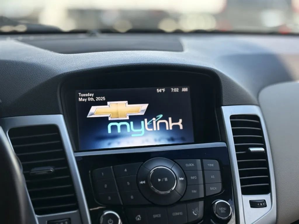 Used 2015 Chevrolet Cruze LT w/ Sun, Sound and Sport Package image 29