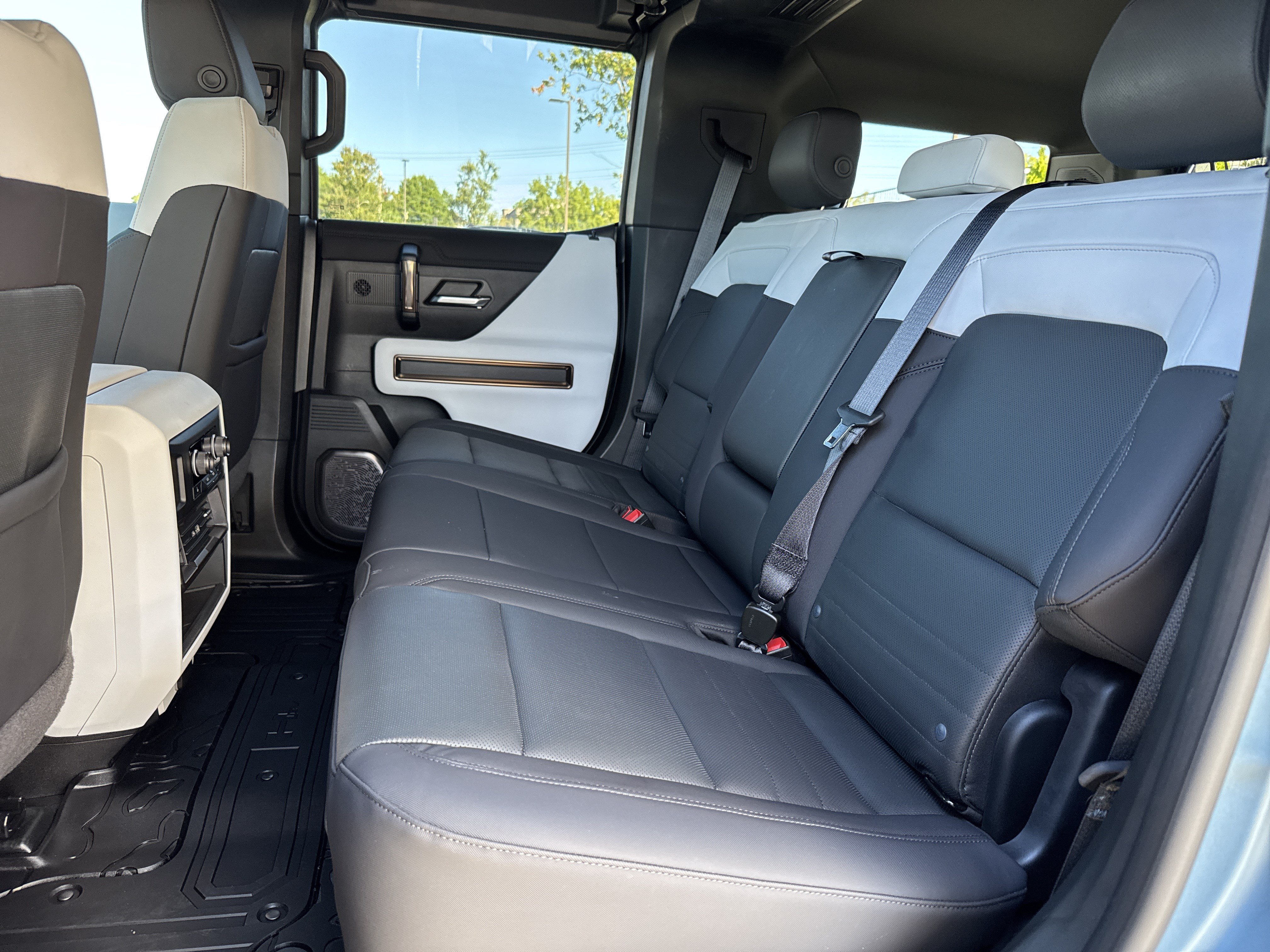Used 2024 GMC Hummer EV 3X w/ Omega Edition AWD/4WD image 30