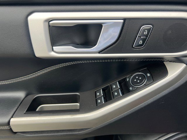 Certified 2022 Ford Explorer XLT w/ Equipment Group 202A image 11