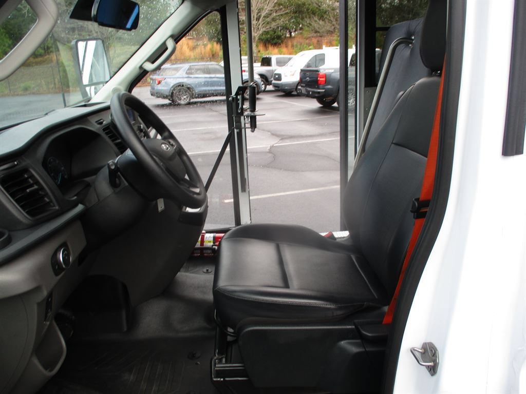 Used 2023 Ford Transit 250 RWD image 9