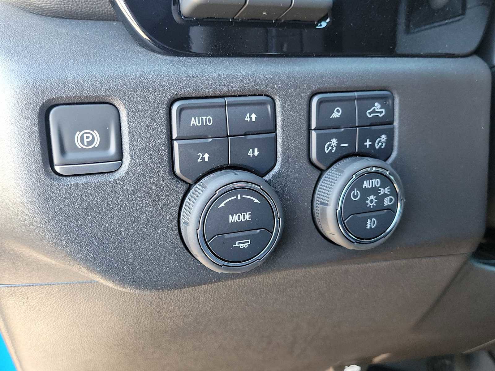 Certified 2025 Chevrolet Silverado 1500 ZR2 w/ Technology Package image 19