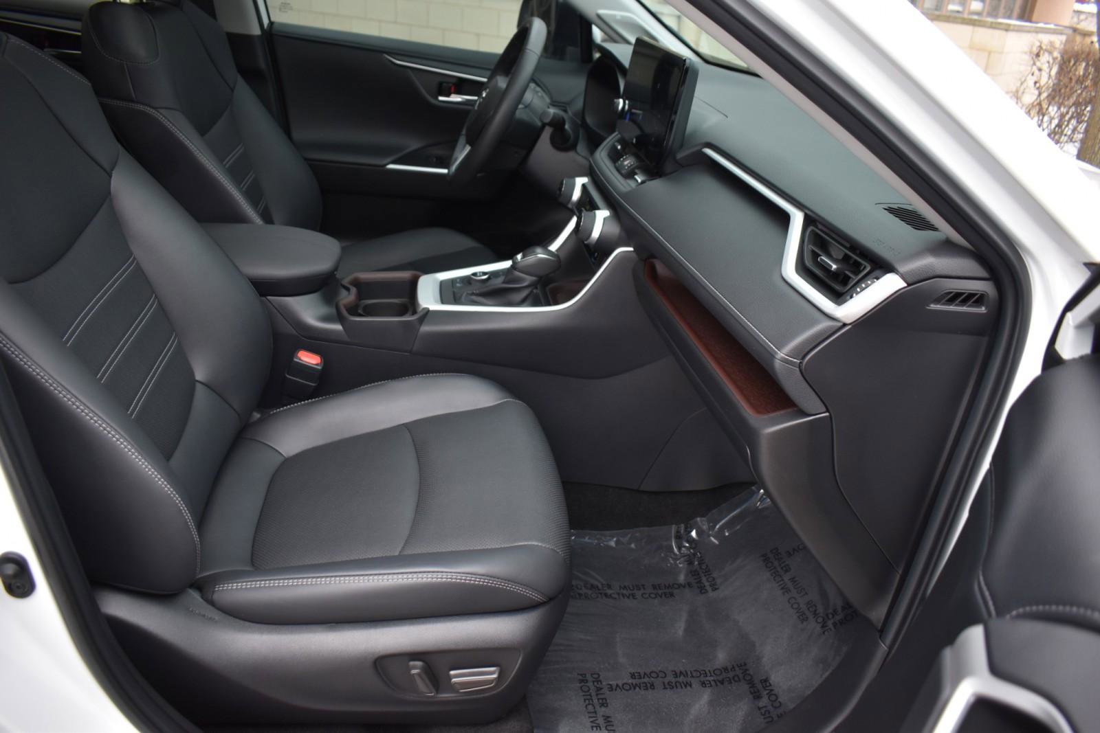 Used 2023 Toyota RAV4 Limited image 41