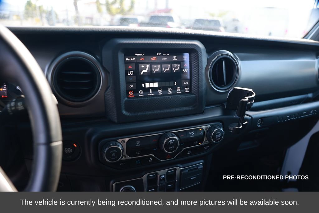 Used 2023 Jeep Wrangler Unlimited image 17