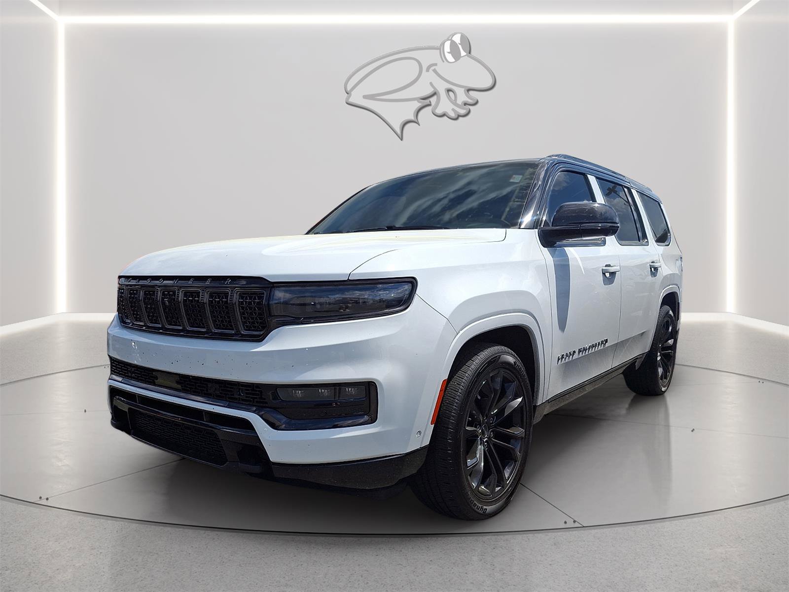 Used 2024 Jeep Grand Wagoneer Series III w/ Rear Seat Video Group 1 AWD/4WD image 3