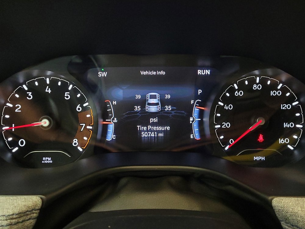 Used 2024 Jeep Compass Latitude image 23