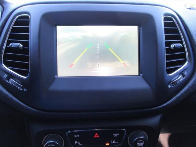 Used 2020 Jeep Compass Latitude image 28