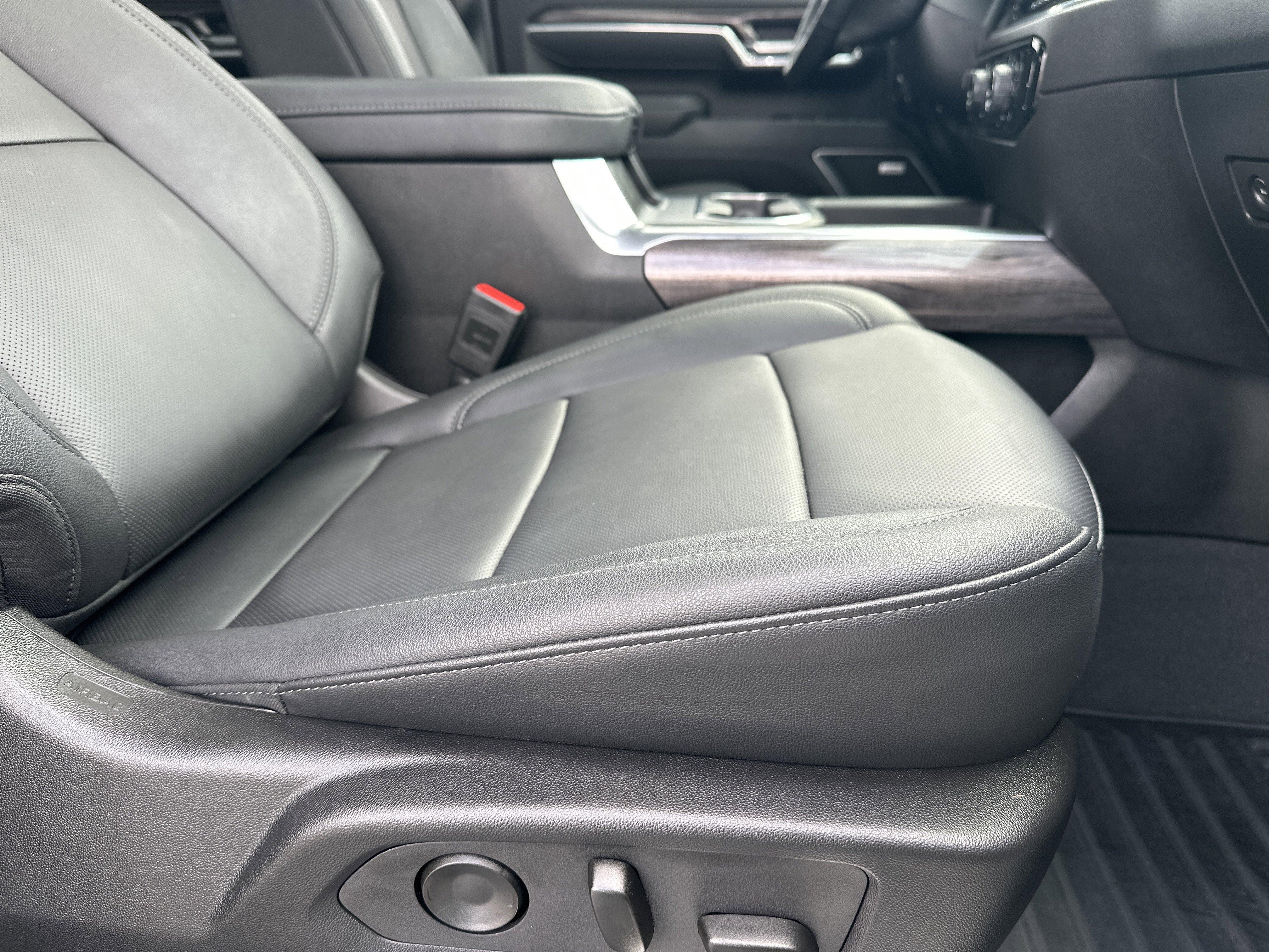 Certified 2025 Chevrolet Silverado 2500 LTZ w/ LTZ Plus Package image 14