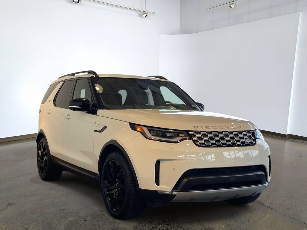 Used 2025 Land Rover Discovery S AWD/4WD image 3