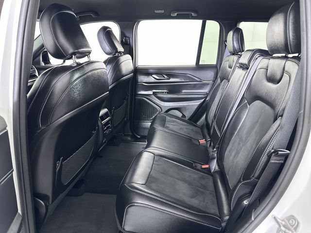 Used 2023 Jeep Grand Cherokee Altitude AWD/4WD image 26