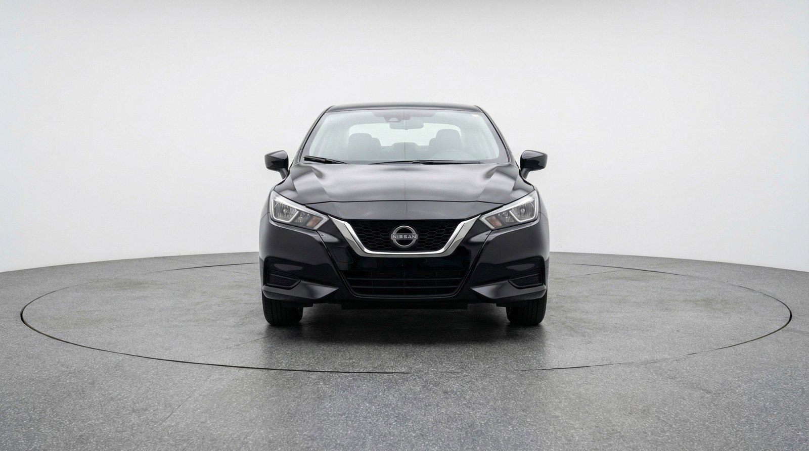 Used 2025 Nissan Versa SV image 2