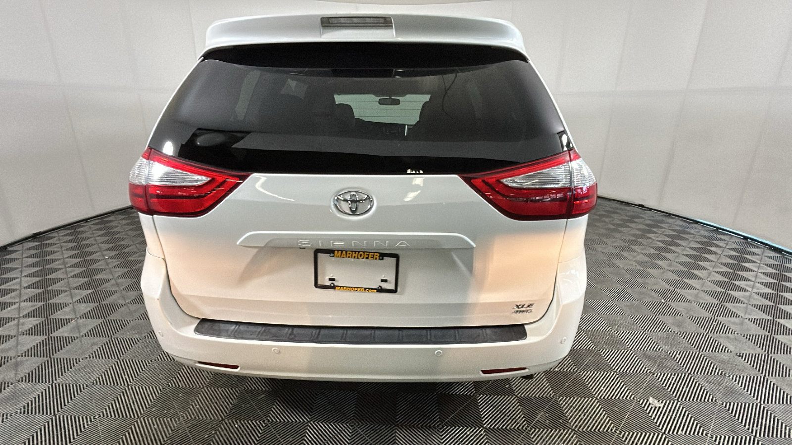 Used 2015 Toyota Sienna XLE Premium AWD/4WD image 4