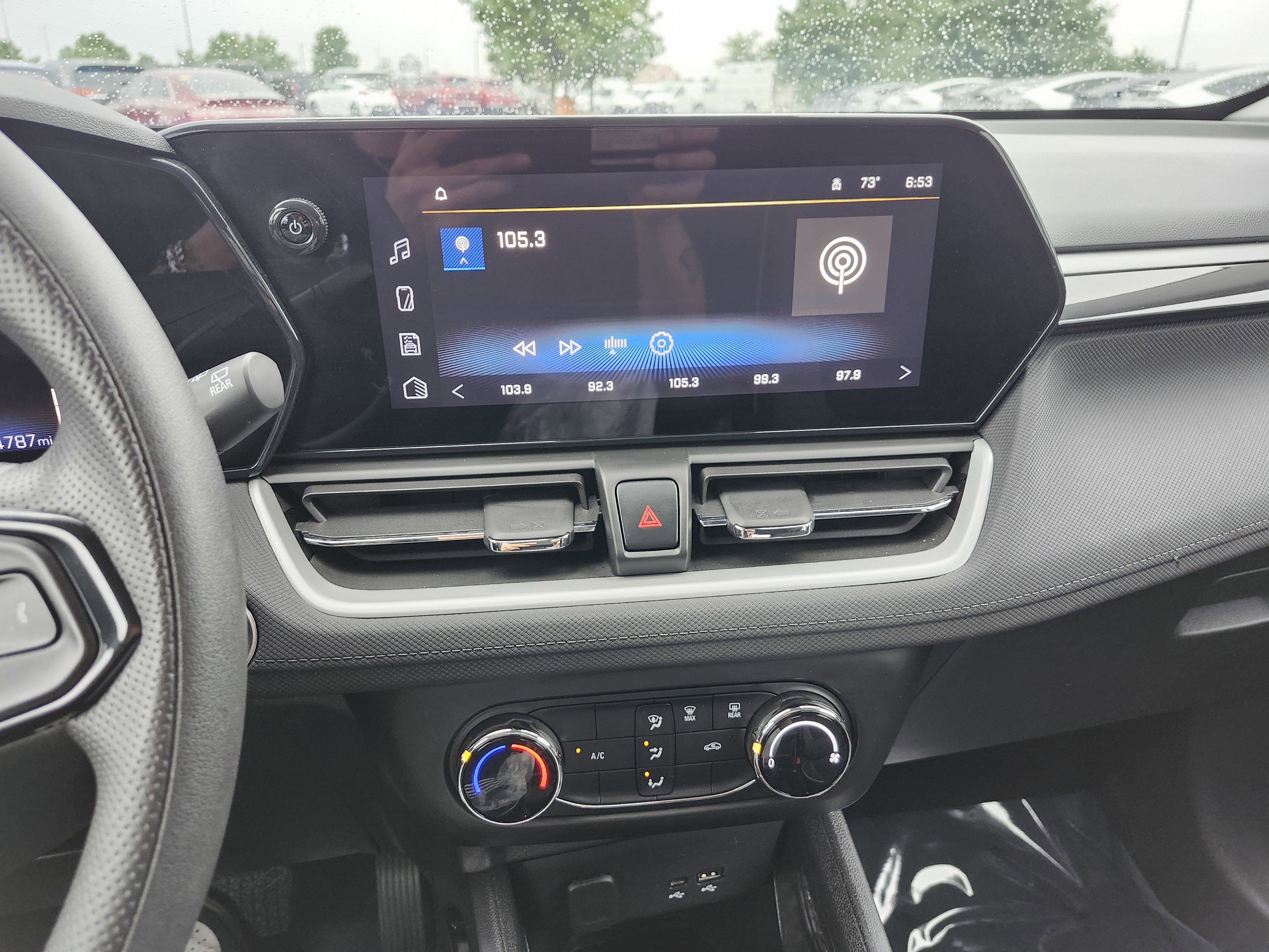 Used 2025 Chevrolet TrailBlazer LS w/ LS Convenience Package FWD image 28