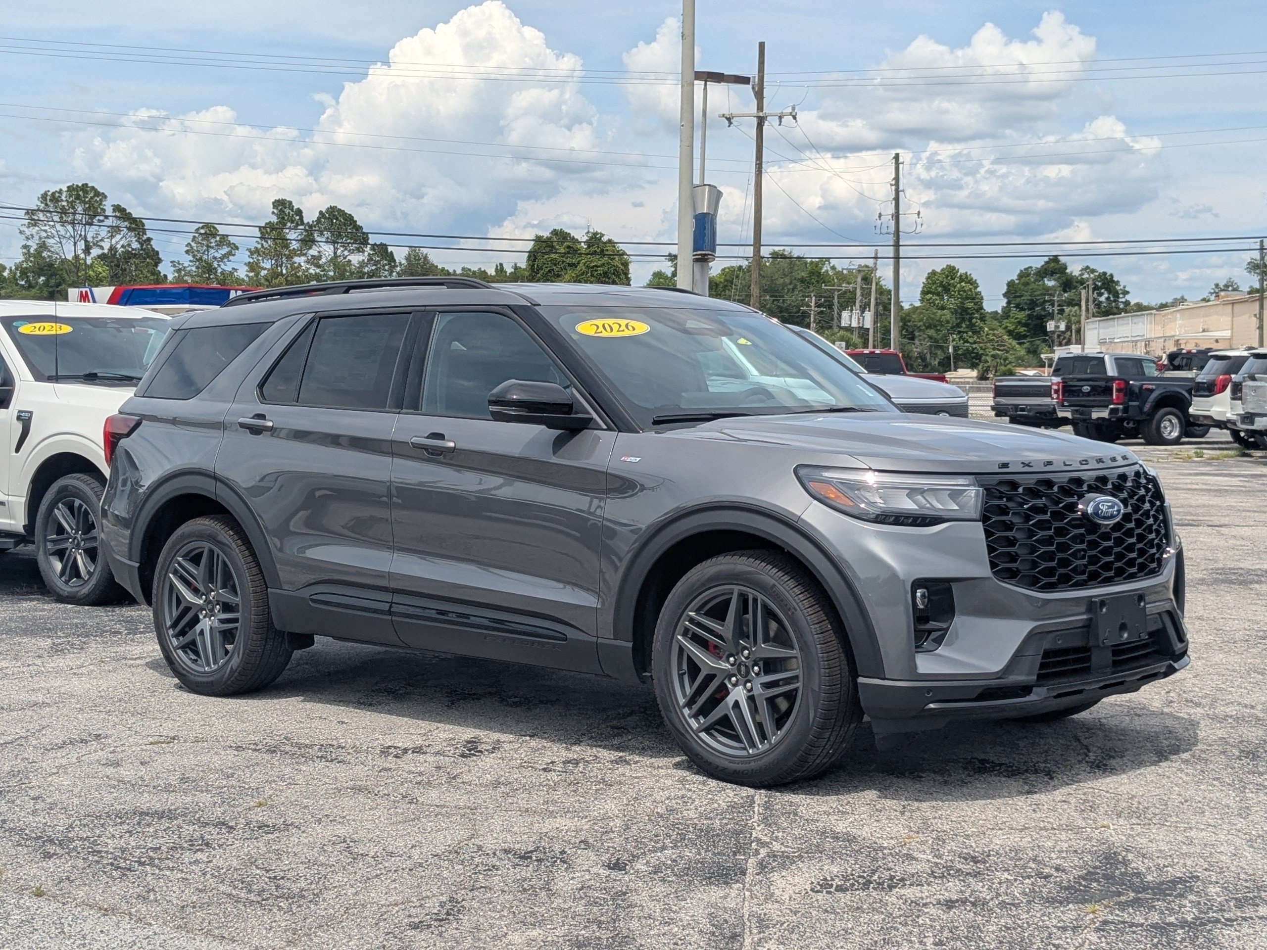 New 2026 Ford Explorer ST-Line w/ ST-Line Street Pack RWD image 2