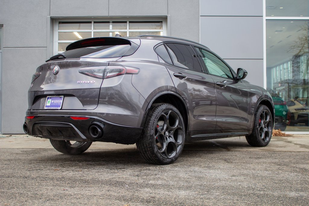 New 2025 Alfa Romeo Stelvio Sprint image 10