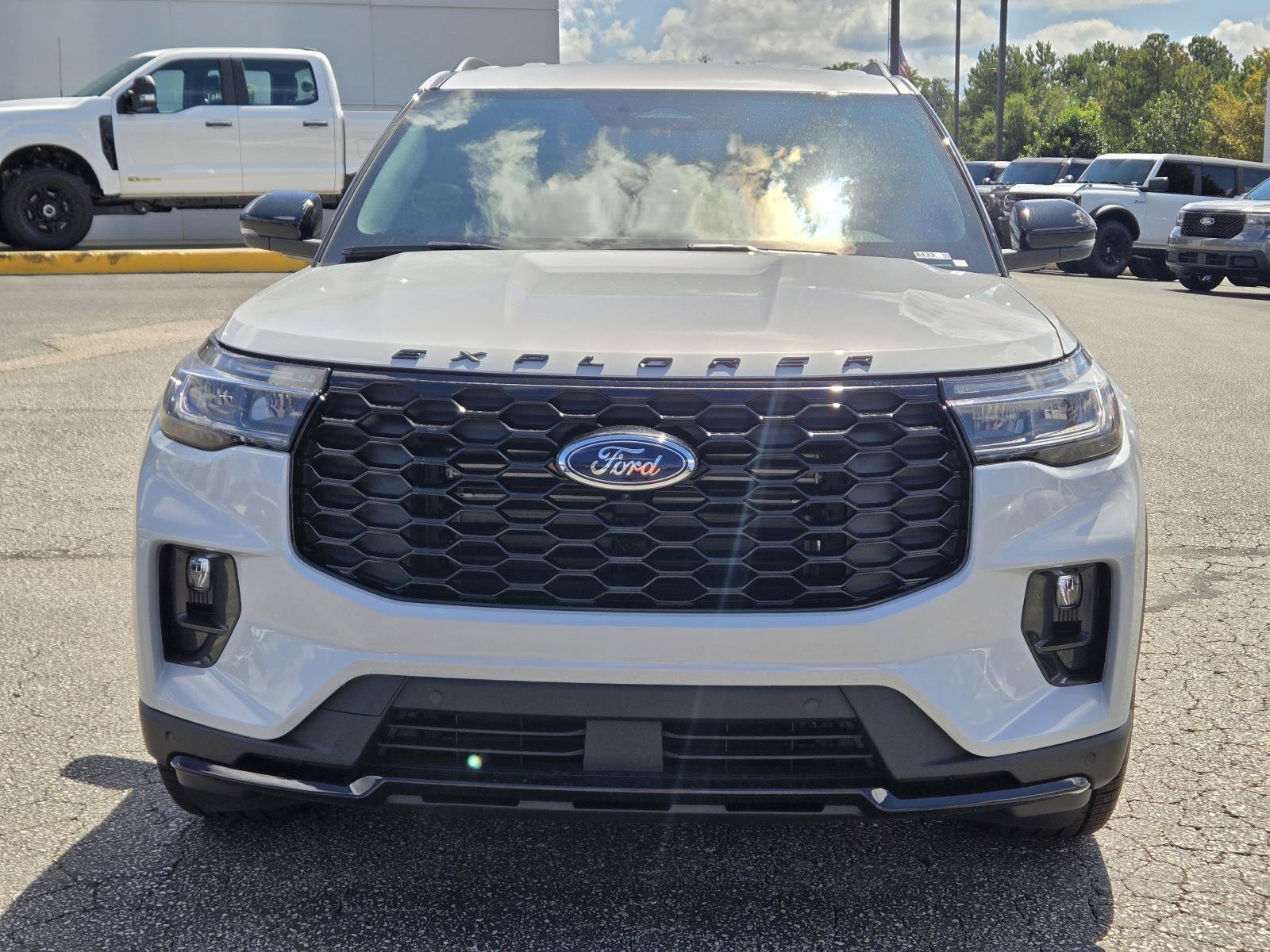 New 2026 Ford Explorer ST-Line w/ ST-Line Street Pack RWD image 3