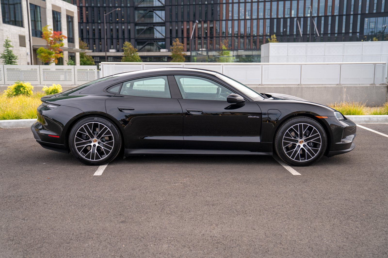 Certified 2025 Porsche Taycan RWD image 8