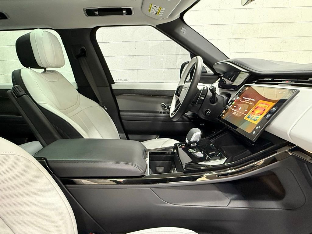 Used 2025 Land Rover Range Rover Sport Dynamic SE AWD/4WD image 42