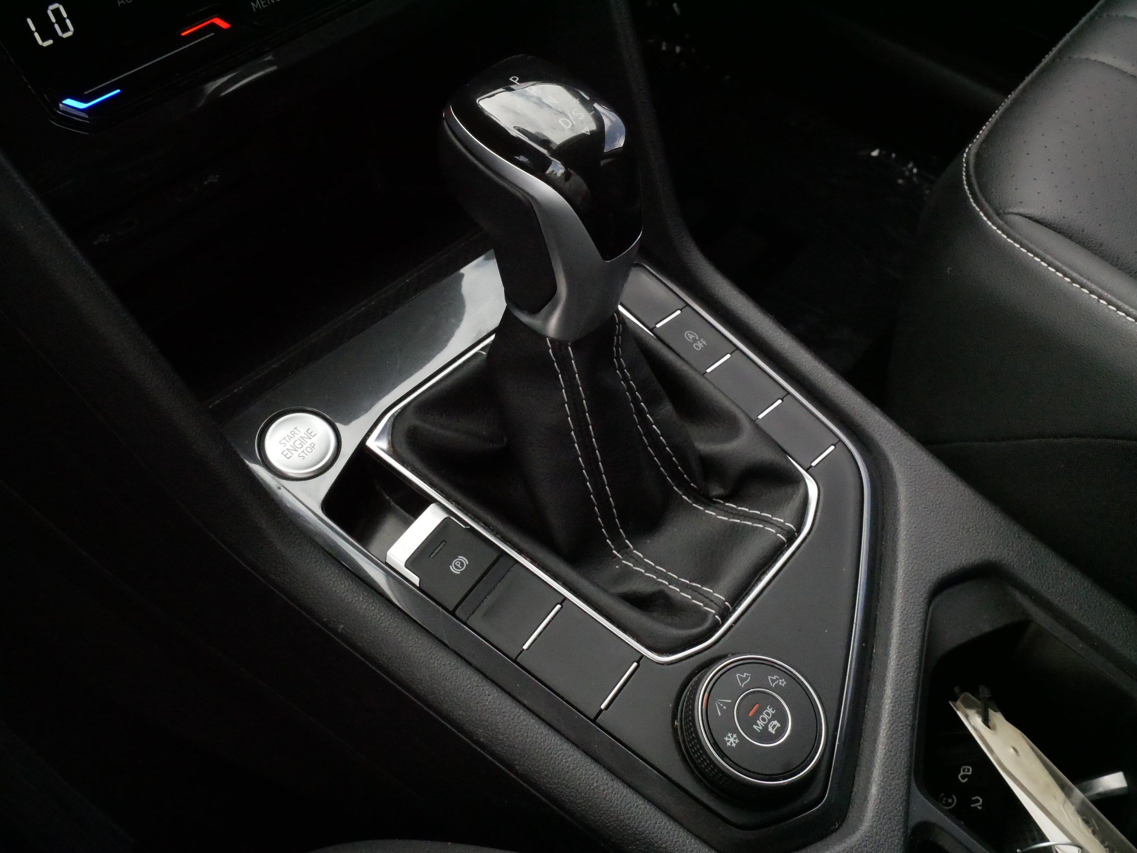 Certified 2023 Volkswagen Tiguan SE AWD/4WD image 24