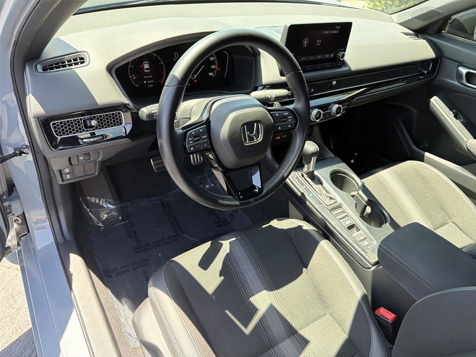 Used 2023 Honda Civic Sport image 2