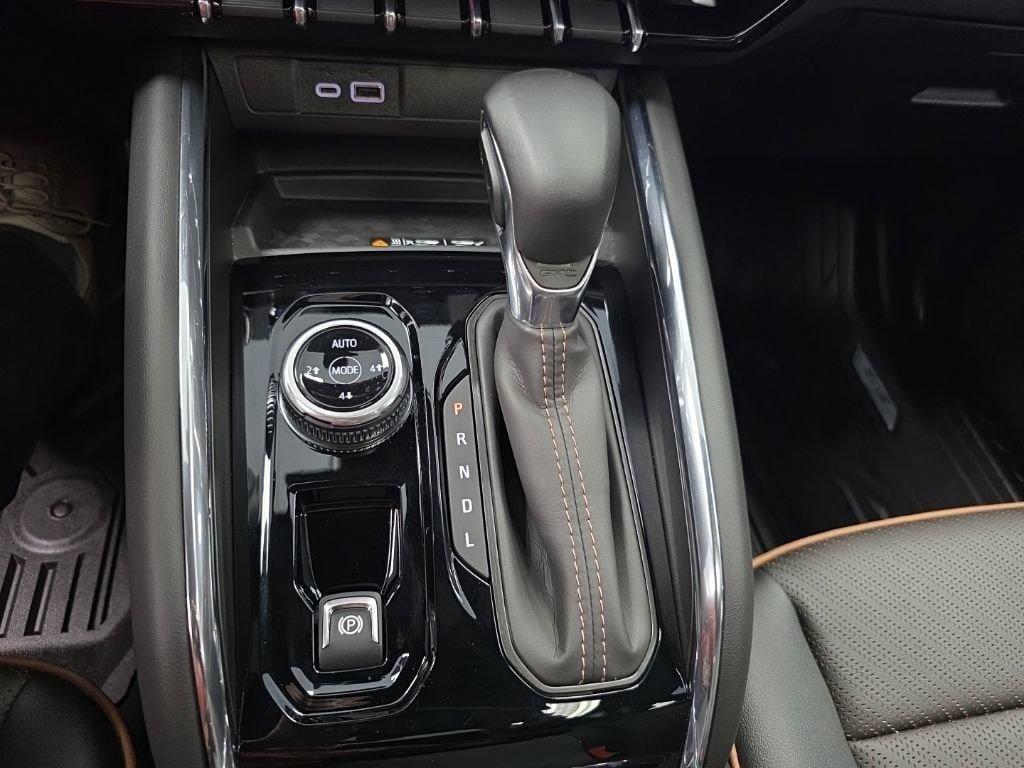Certified 2025 GMC Canyon AT4 AWD/4WD image 27
