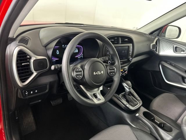 Used 2025 Kia Soul LX w/ LX Technology Package image 13