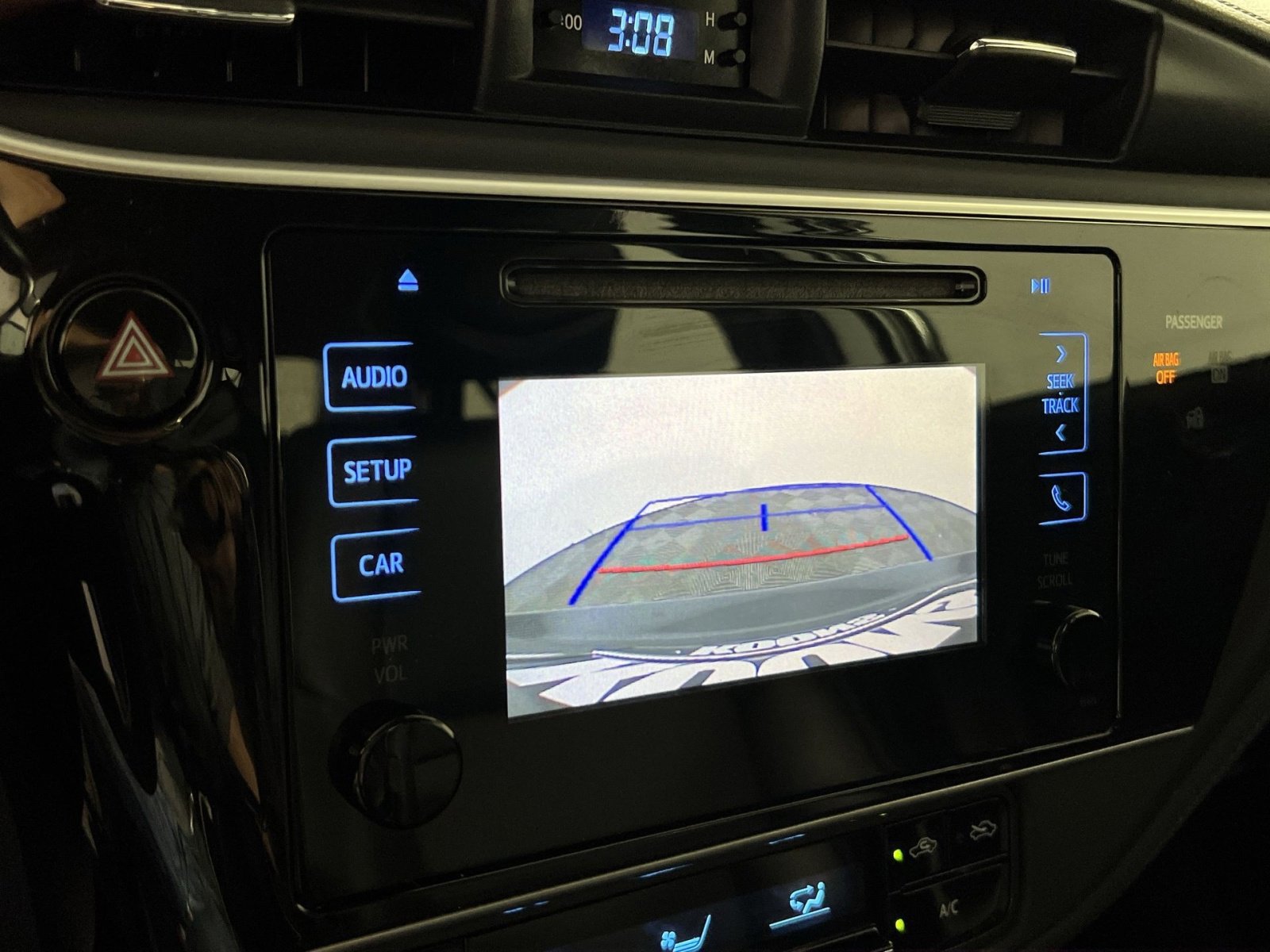 Used 2017 Toyota Corolla SE image 19