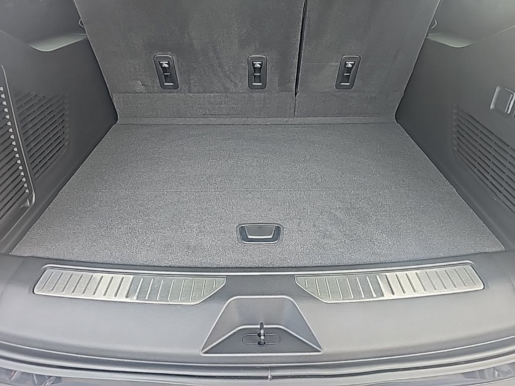 Used 2026 GMC Yukon XL Denali w/ Sun & Power Step Package AWD/4WD image 14