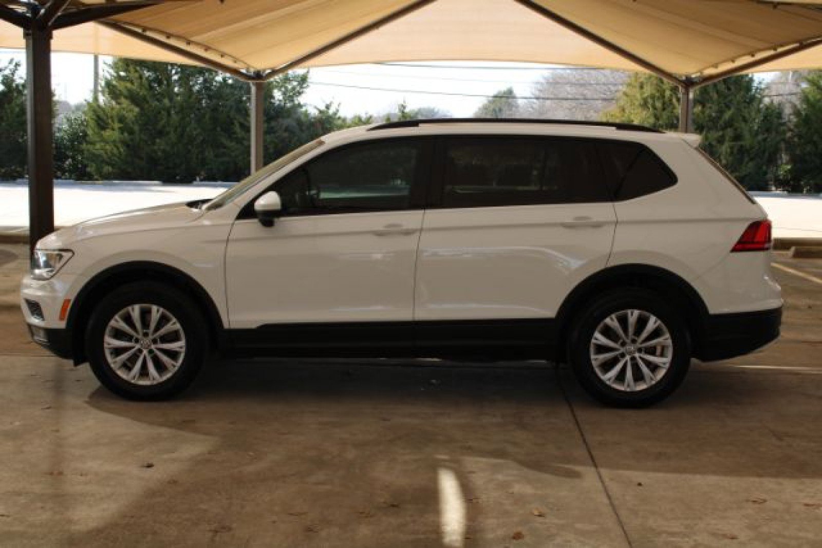 Used 2018 Volkswagen Tiguan S w/ Front Fog Lights Package image 6