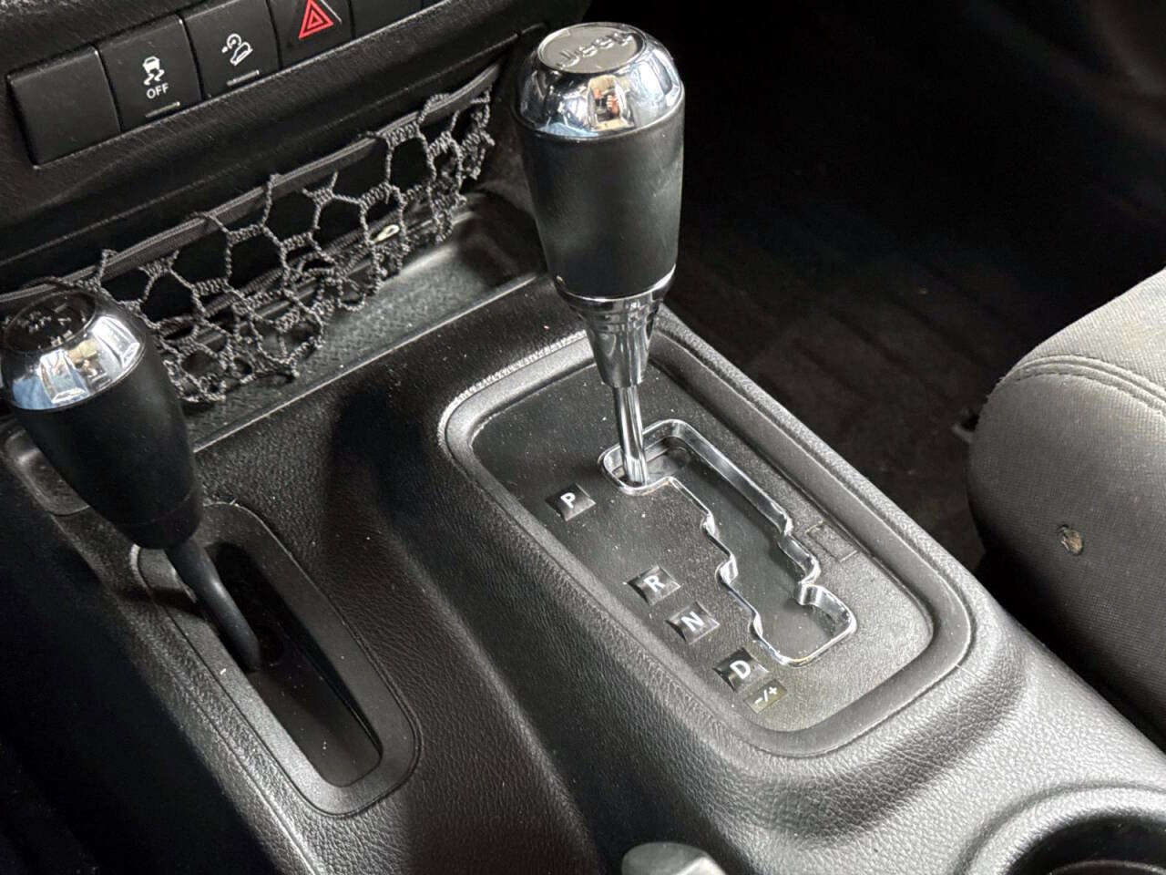 Used 2012 Jeep Wrangler Sahara image 21