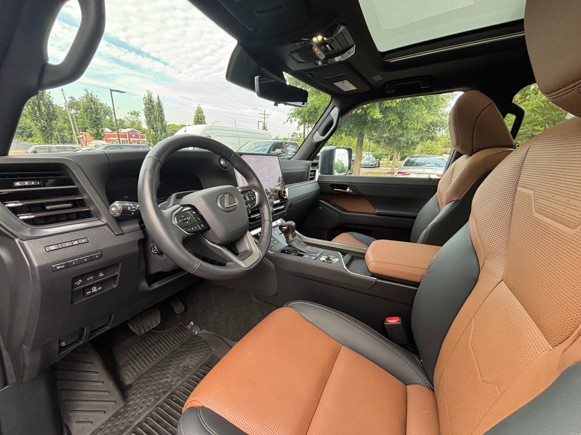 Used 2026 Lexus GX 550 w/ Accessory Package (2T) AWD/4WD image 26