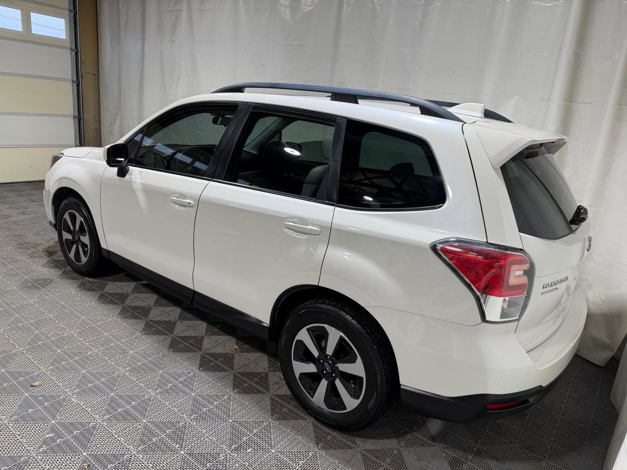 Used 2018 Subaru Forester 2.5i Premium AWD/4WD image 4