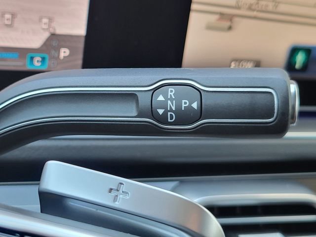 Used 2025 Mercedes-Benz GLS 450 4MATIC image 33