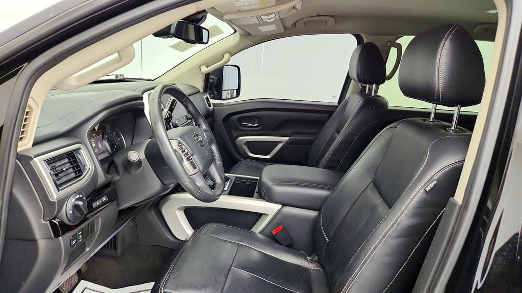 Used 2021 Nissan Titan SV w/ SV Convenience Package RWD image 19