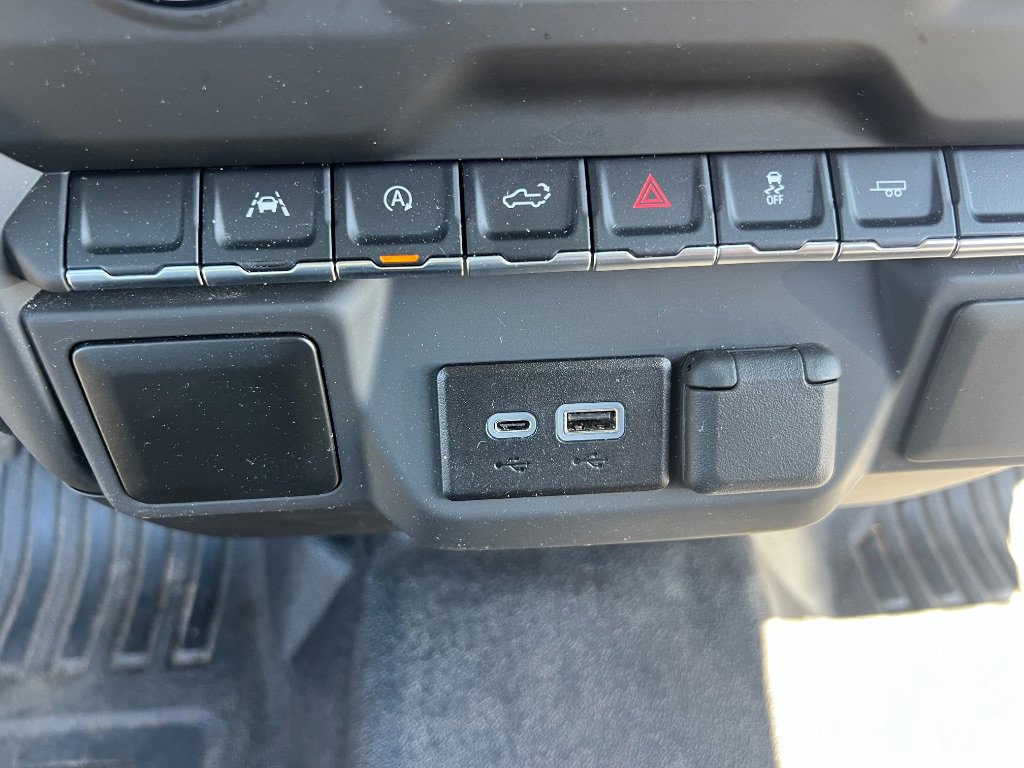Used 2025 Chevrolet Silverado 1500 W/T image 23