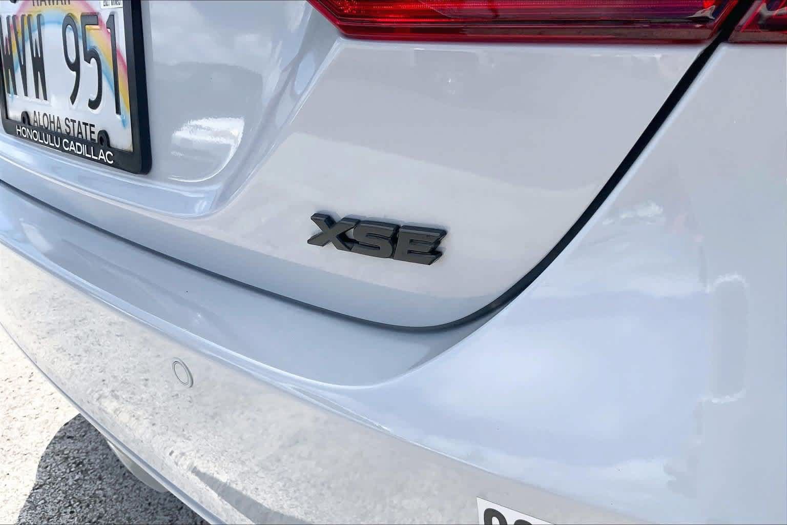 Used 2023 Toyota Camry XSE FWD image 7