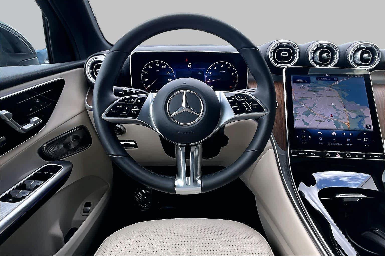Used 2025 Mercedes-Benz GLC 300 image 6